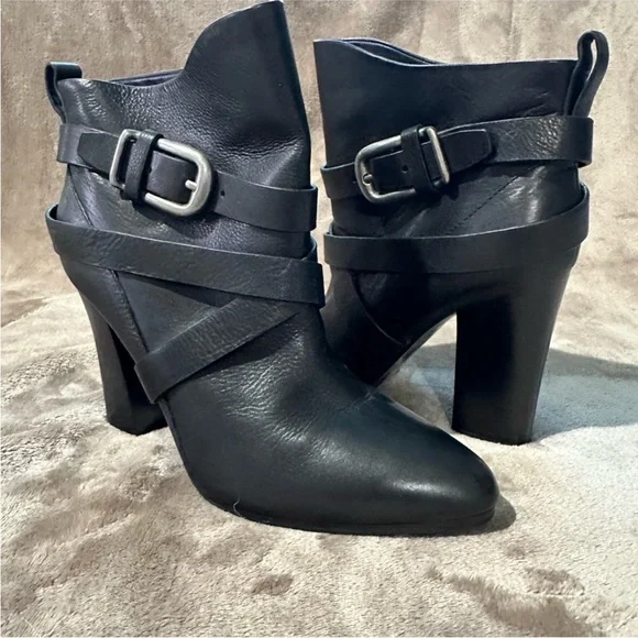 NWOB Belle by Sigerson Morrison Black “Floria" Booties - Picture 3 of 6